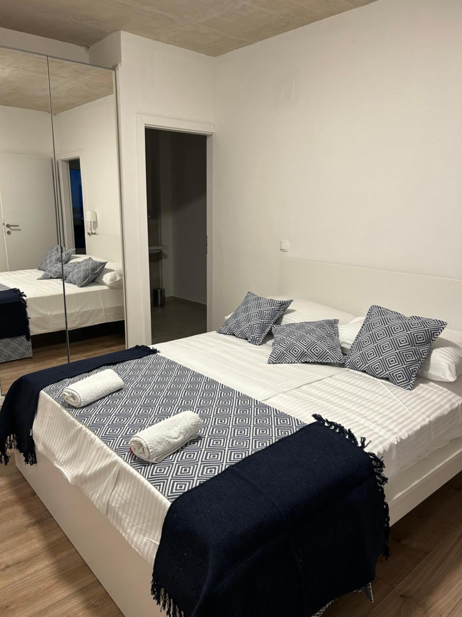 Twenty-Punat Apartments Екстер'єр фото
