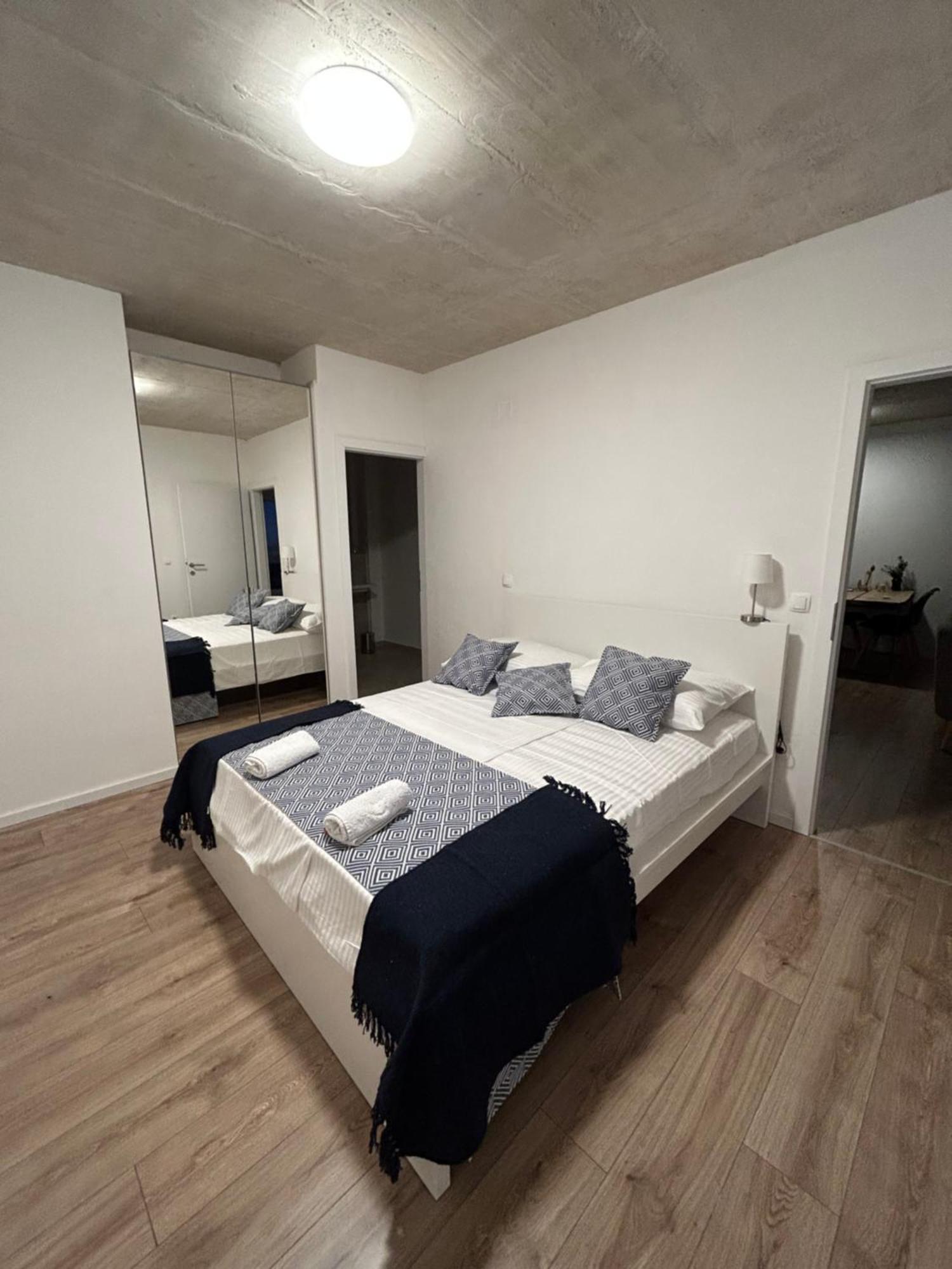 Twenty-Punat Apartments Екстер'єр фото